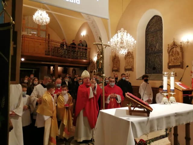 Co oznacza słowo bierzmowanie? Kluczowe znaczenie w wierze chrześcijańskiej Co oznacza słowo bierzmowanie? Kluczowe znaczenie w wierze chrześcijańskiej