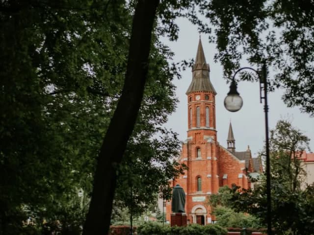 Msza akademicka co to? Poznaj jej znaczenie i harmonogram dla studentów Msza akademicka co to? Poznaj jej znaczenie i harmonogram dla studentów