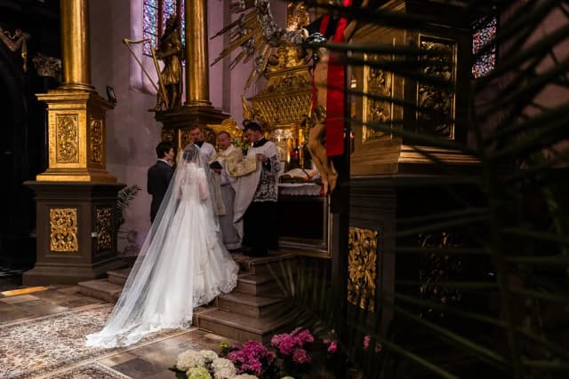 Ile trwa msza w rycie trydenckim? Zaskakujące różnice w czasie Ile trwa msza w rycie trydenckim? Zaskakujące różnice w czasie