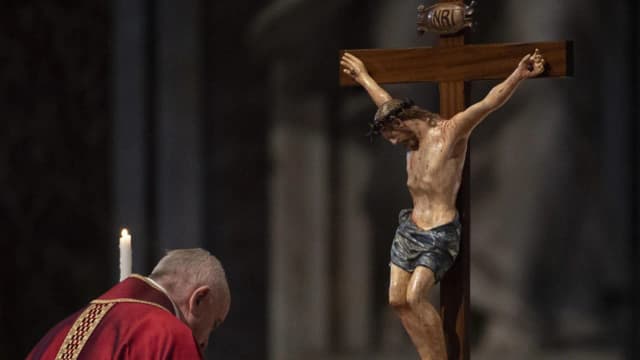 Wielki Piątek jak wygląda msza - co musisz wiedzieć o liturgii Wielki Piątek jak wygląda msza - co musisz wiedzieć o liturgii