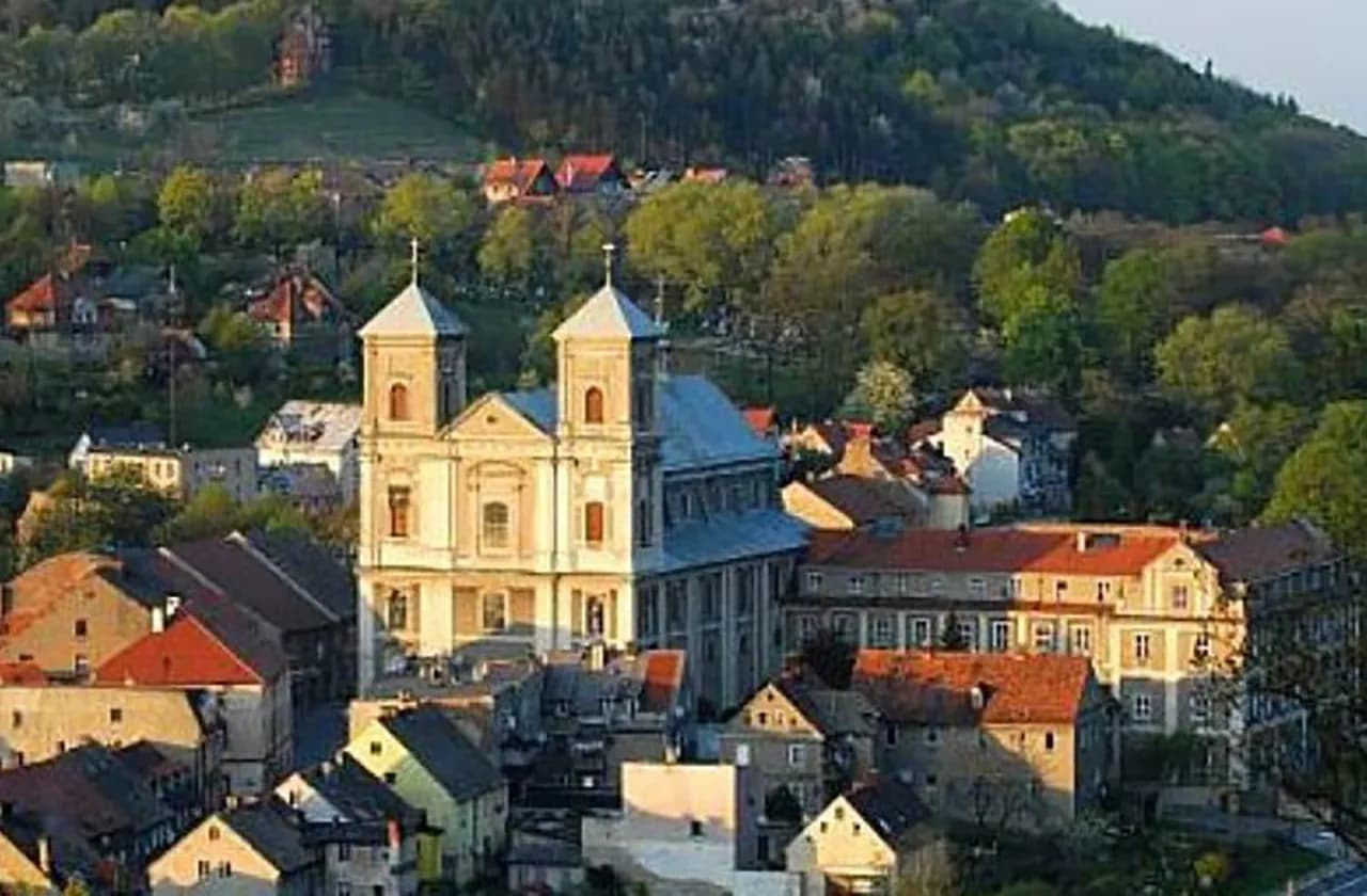 Sanktuarium w Bardzie: historia, zwiedzanie i praktyczne wskazówki dla pielgrzymów Sanktuarium w Bardzie: historia, zwiedzanie i praktyczne wskazówki dla pielgrzymów