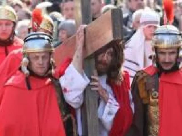 Jak wygląda msza w Wielki Piątek? Poznaj ważne elementy liturgii Jak wygląda msza w Wielki Piątek? Poznaj ważne elementy liturgii