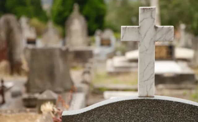 Ile kosztuje miejsce na cmentarzu w Siedlcach? Sprawdź ceny i opłaty Ile kosztuje miejsce na cmentarzu w Siedlcach? Sprawdź ceny i opłaty