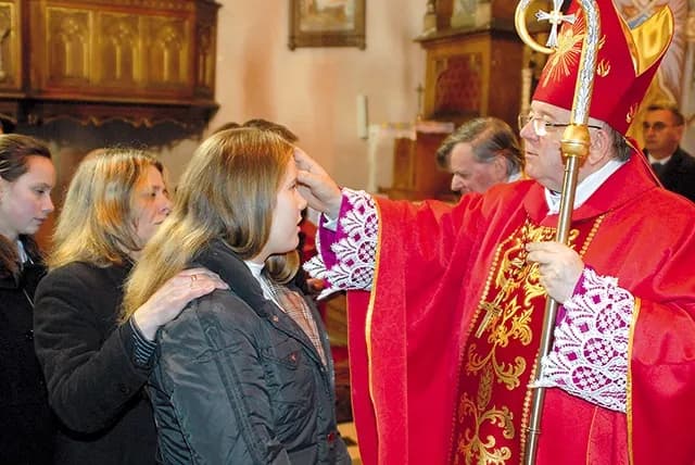 Co to jest sakrament bierzmowania i dlaczego jest tak ważny? Co to jest sakrament bierzmowania i dlaczego jest tak ważny?