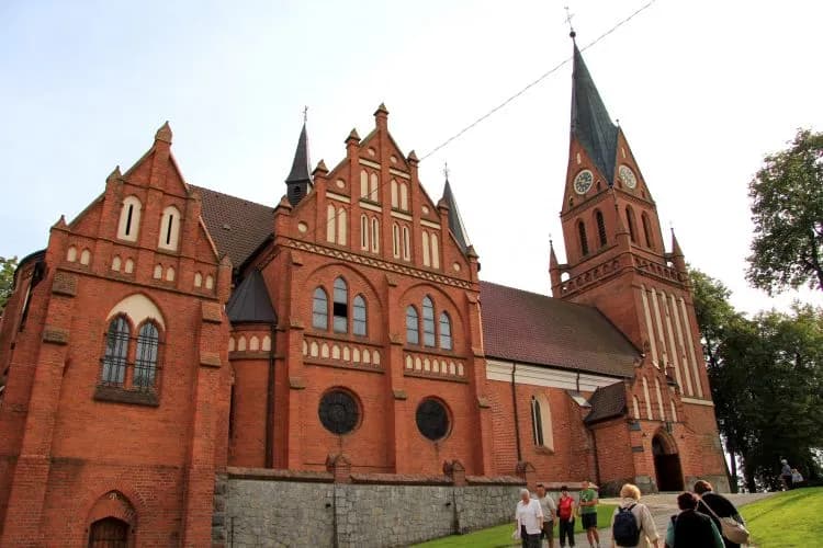 Sanktuarium Matki Bożej Gietrzwałdzkiej: historia, cuda i praktyczne wskazówki dla pielgrzymów Sanktuarium Matki Bożej Gietrzwałdzkiej: historia, cuda i praktyczne wskazówki dla pielgrzymów